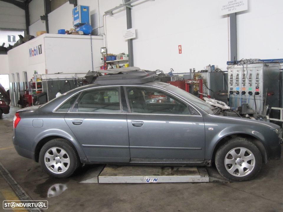 Tablier Audi A4 B6 130cv de 2001 - 3
