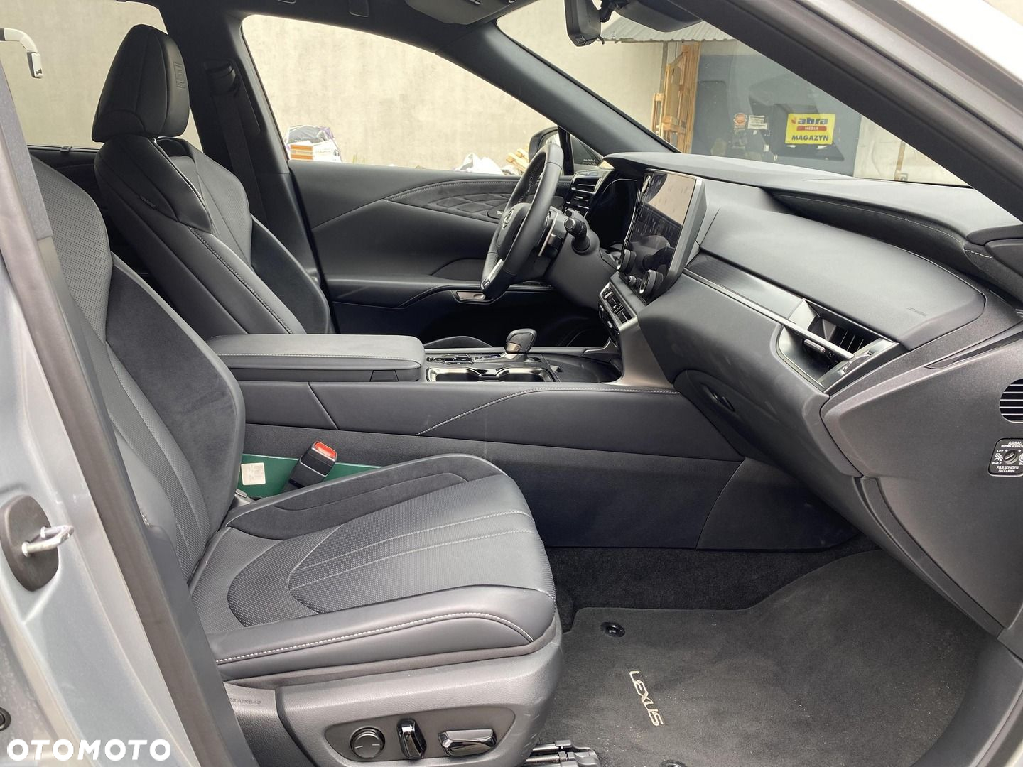 Lexus RX - 11
