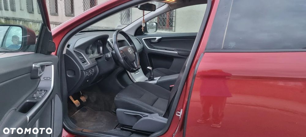 Volvo XC 60 D3 Momentum - 12