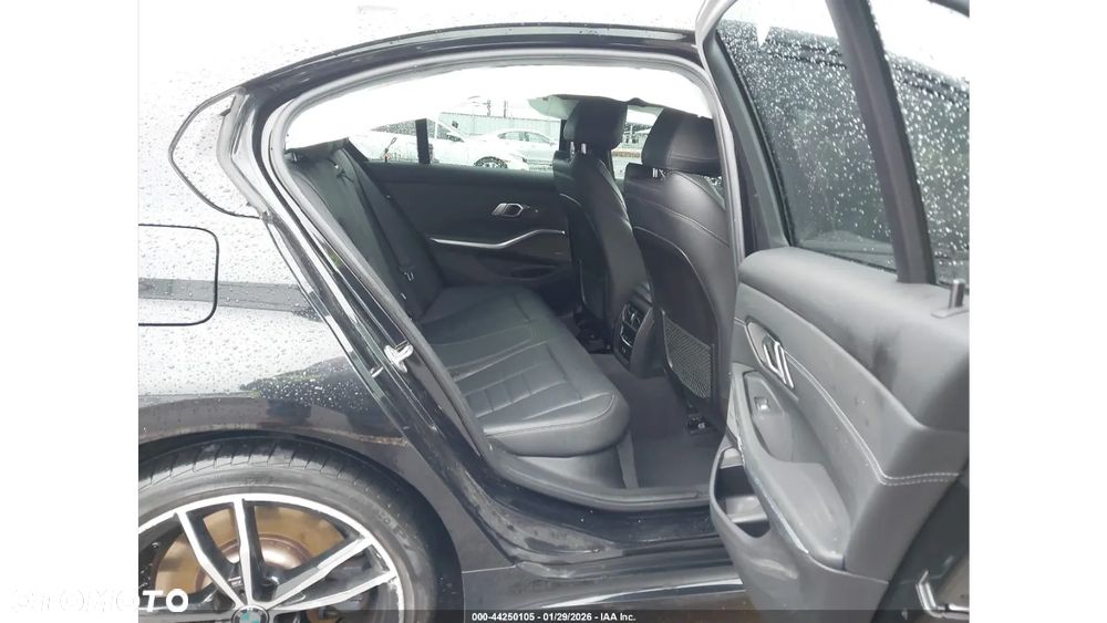 BMW Seria 3 M340i xDrive - 11