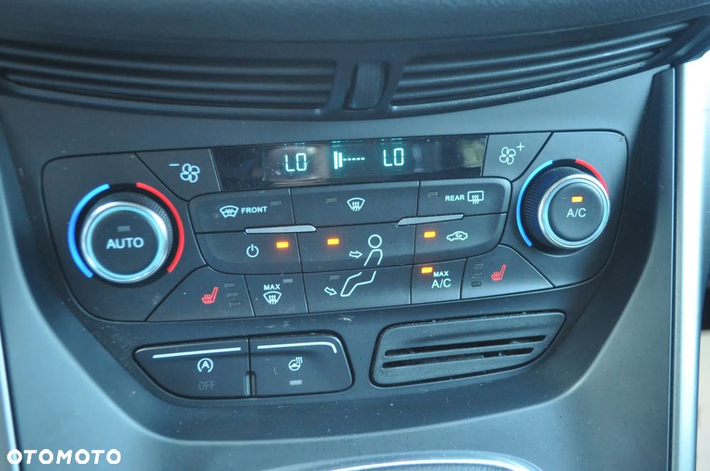 Ford Kuga 1.5 EcoBoost 2x4 Titanium - 18