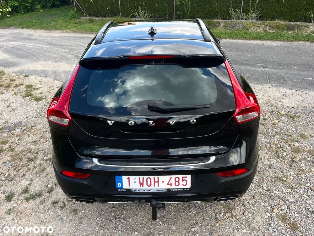 Volvo V40 Cross Country - 11