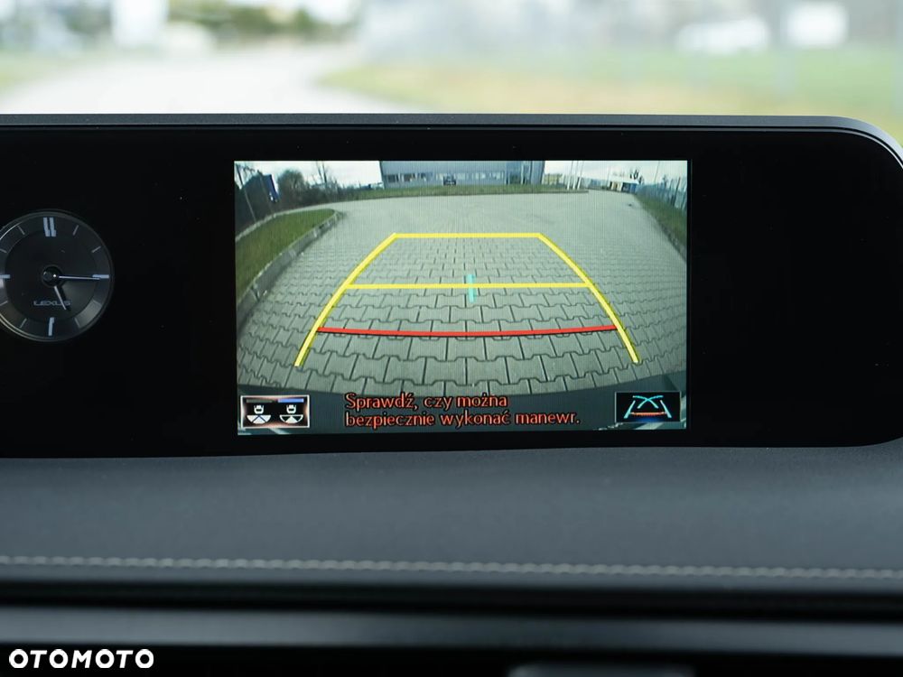 Lexus UX 250h Prestige 2WD - 32