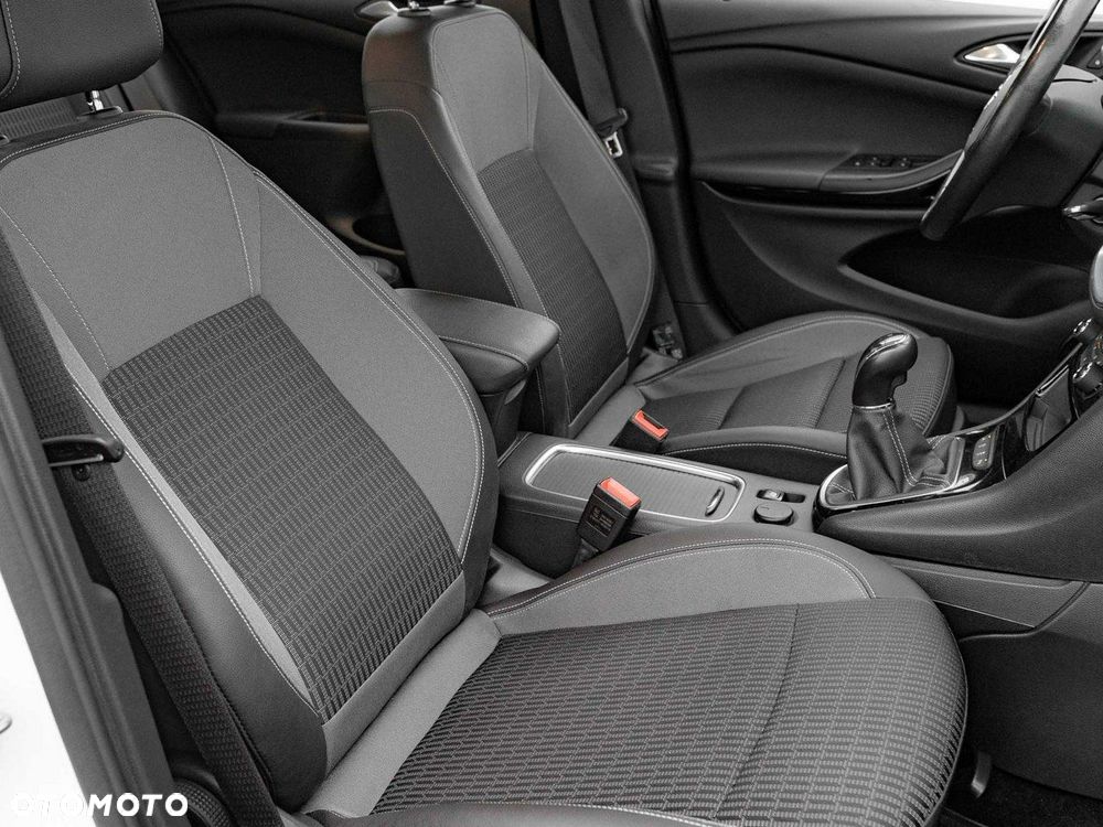 Opel Astra 1.2 T Elegance S&S - 31