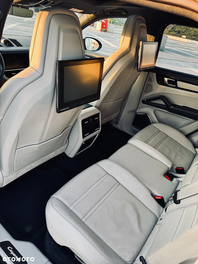 Porsche Cayenne S - 8
