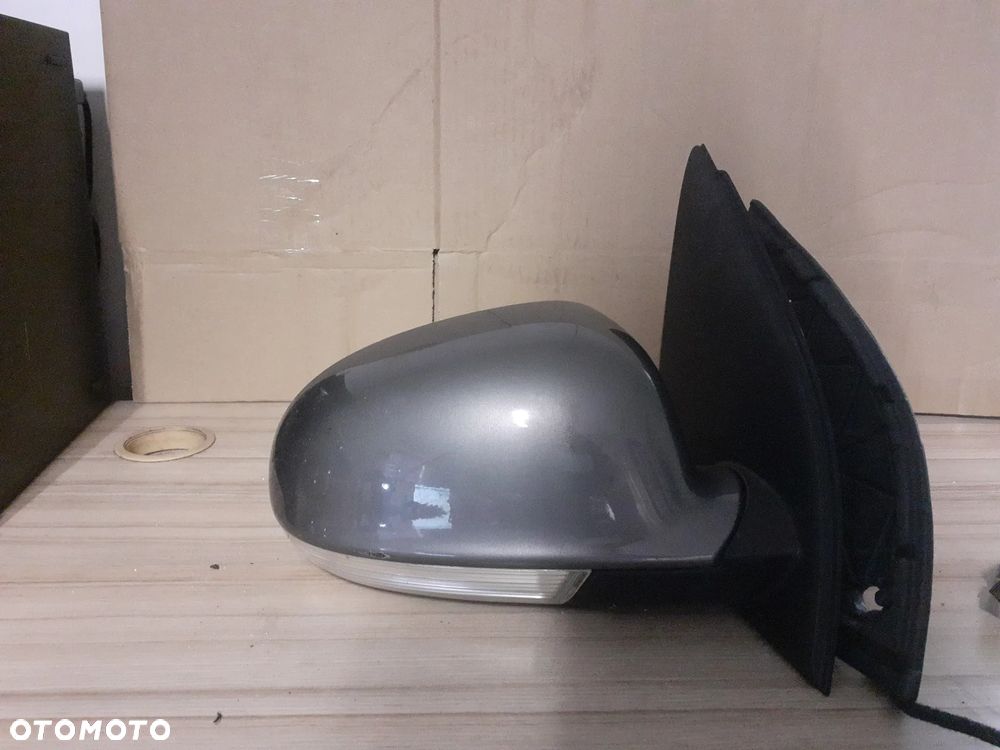 # LUSTERKO PRAWE VOLKSWAGEN GOLF 5 HATCHBACK 7PIN LA7T