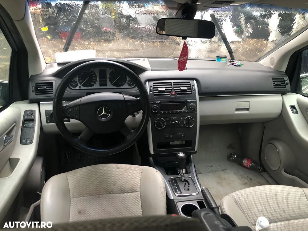 Dezmembrez Mercedes Benz B180 B200 CDI automat gri argintiu 2006 - 13