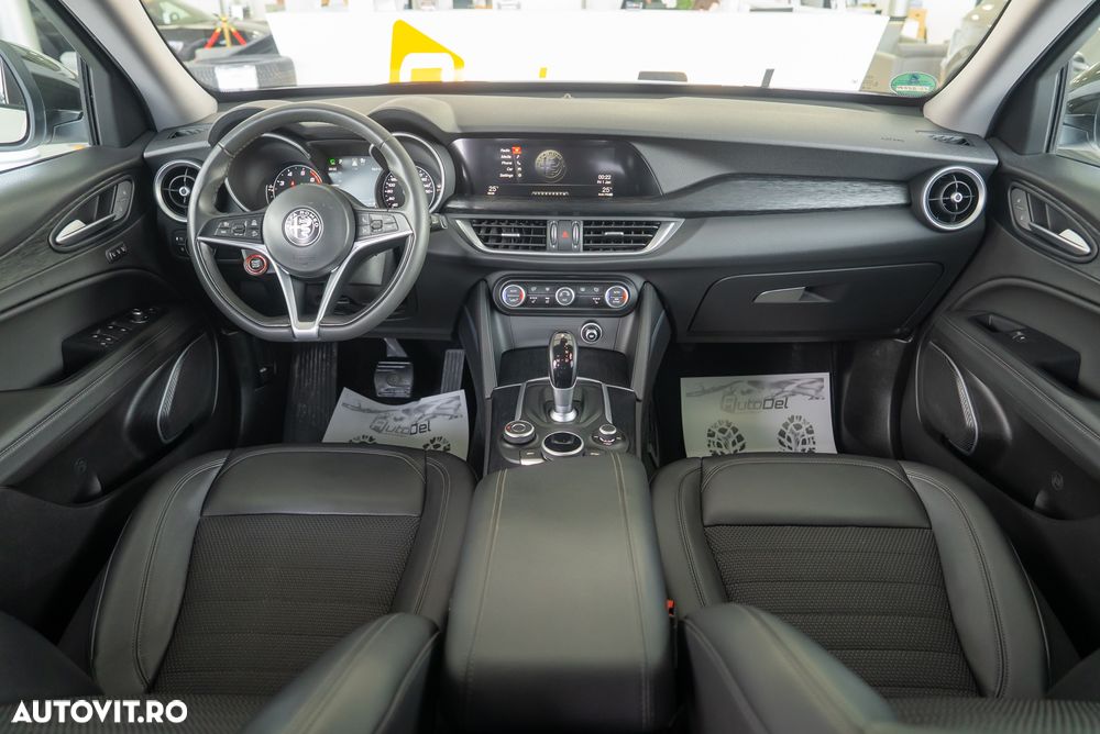 Alfa Romeo Stelvio 2.0 Turbo 16V AT8-Q4 B-Tech - 24