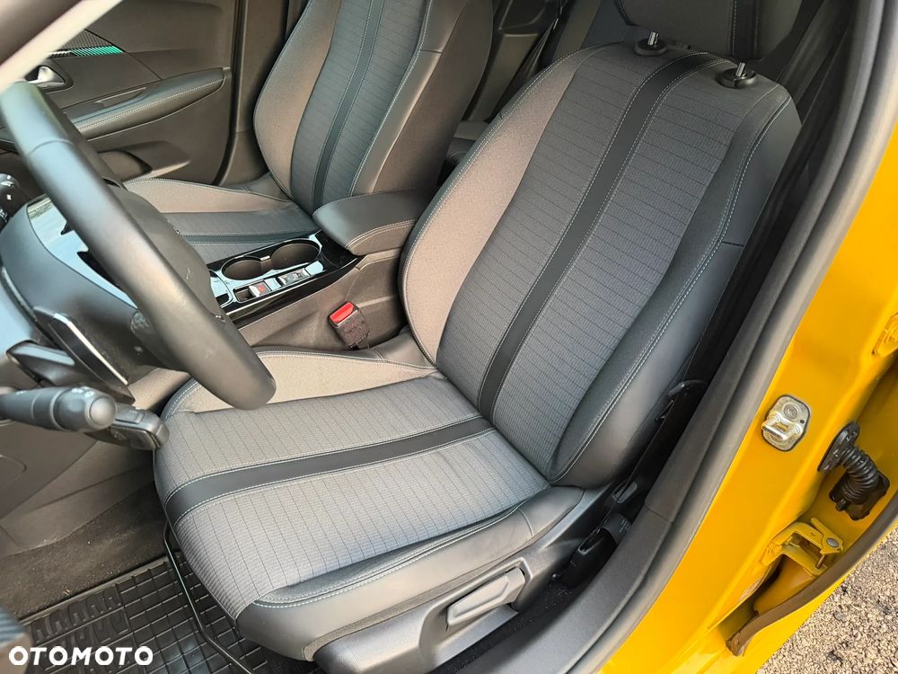 Peugeot 208 PureTech 100 EAT8 Allure - 18