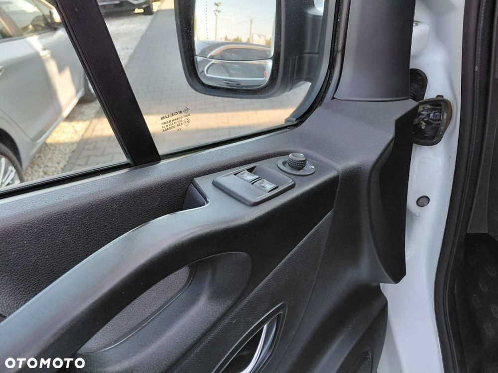 Renault TRAFIC - 9