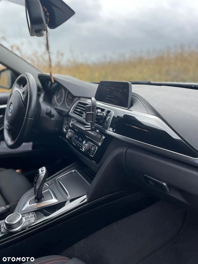 BMW Seria 3 318d Sport Line - 8