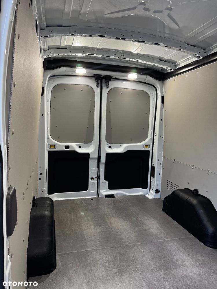 Ford Transit - 38