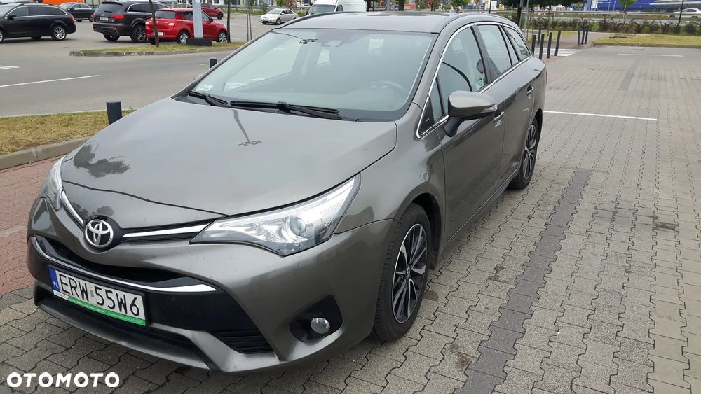 Toyota Avensis - 1