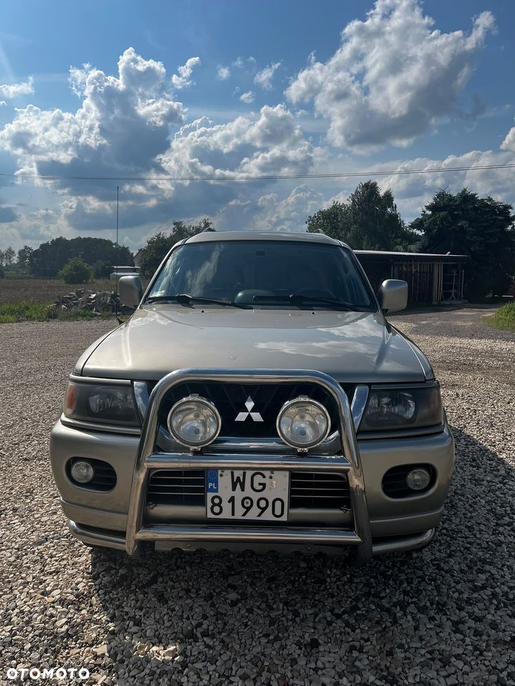 Mitsubishi Montero 3.5 XLS - 2