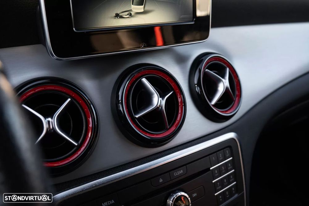 Mercedes-Benz CLA 45 AMG 4-Matic - 28