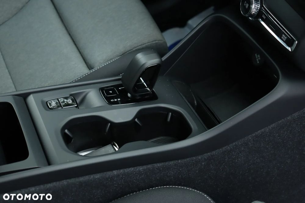 Volvo XC 40 T2 Core - 24