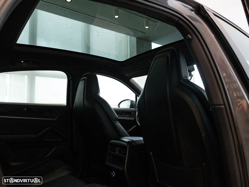 Porsche Cayenne Coupé E-Hybrid - 39