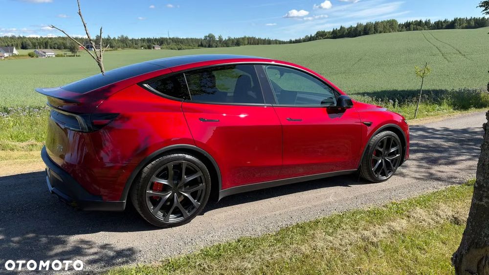 Tesla Model Y Performance Dual Motor AWD - 6