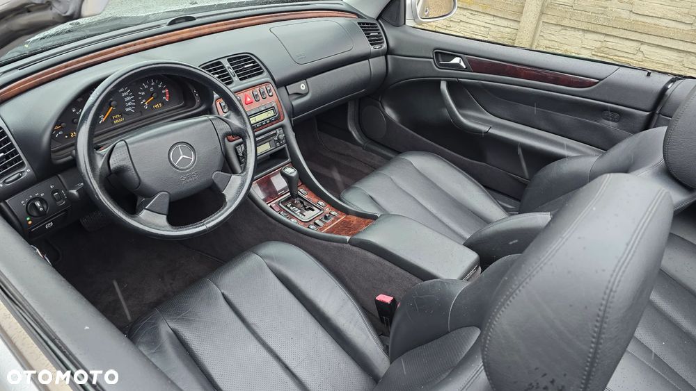 Mercedes-Benz CLK - 21