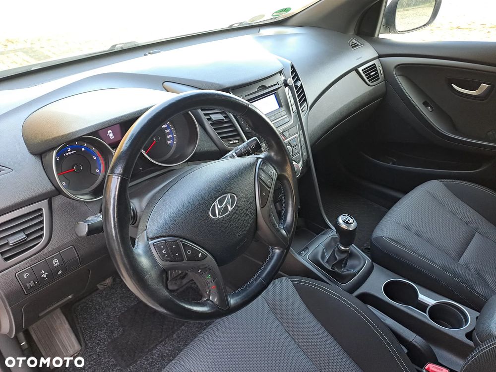 Hyundai i30 1.6 D Premium - 22