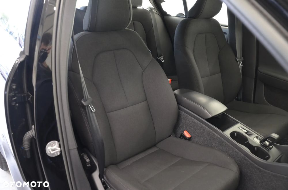 Volvo XC 40 - 25