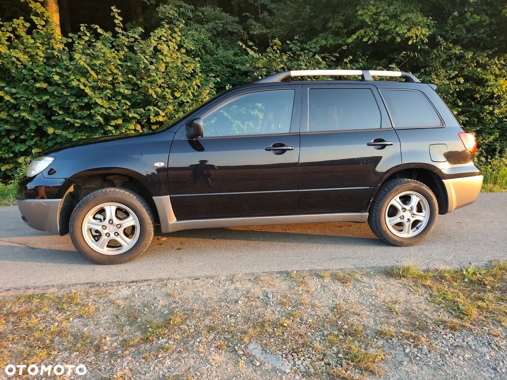 Mitsubishi Outlander 2.0 2WD Invite - 32