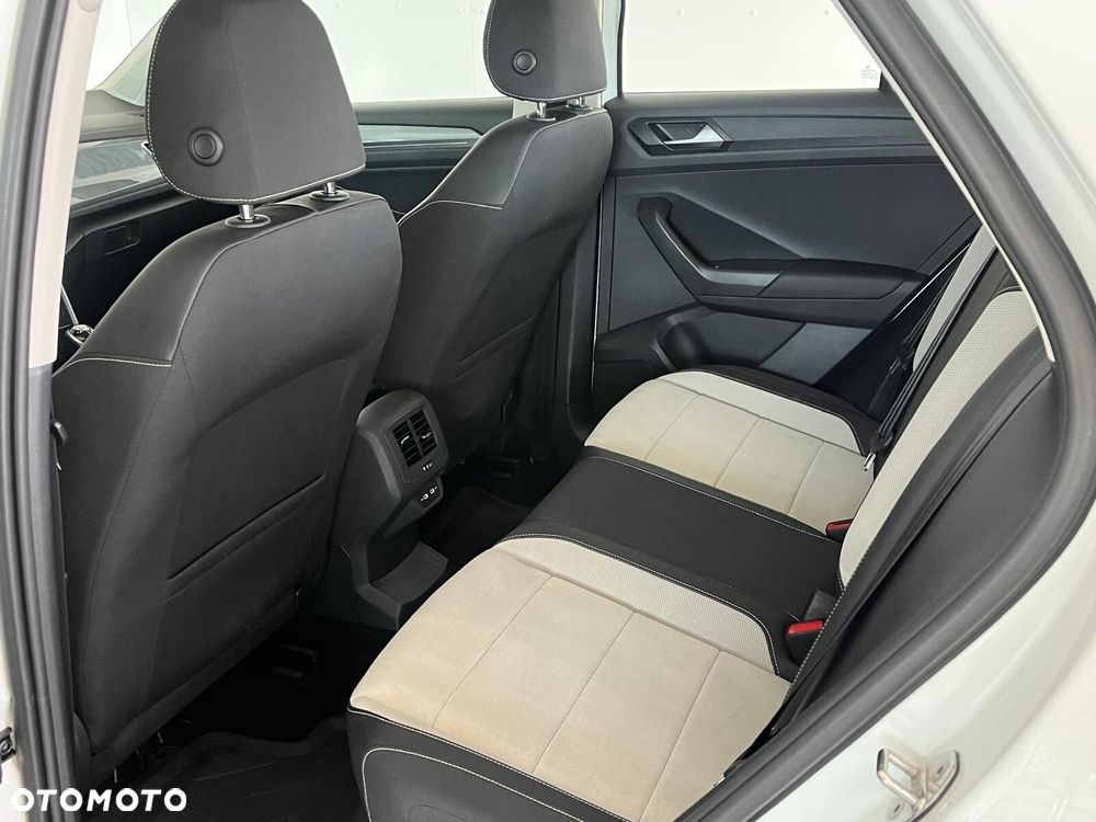 Volkswagen T-Roc - 35