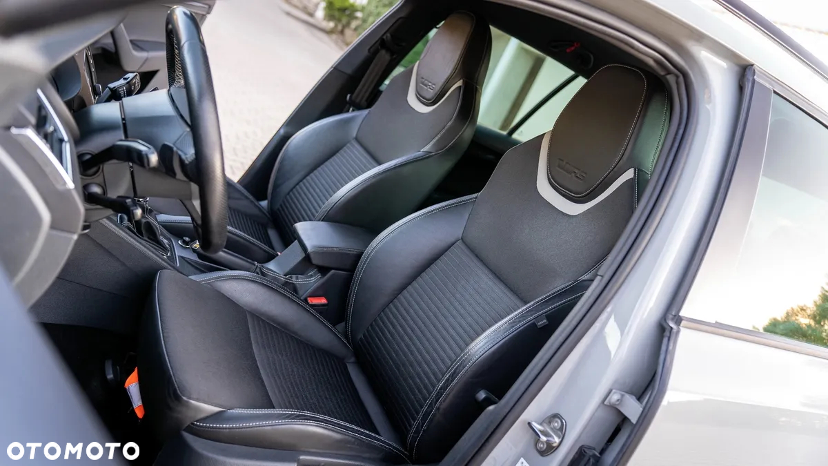 Skoda Octavia 2.0 TDI RS DSG - 21