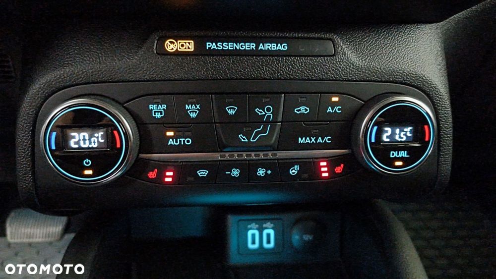 Ford Focus 1.5 EcoBoost Titanium - 26