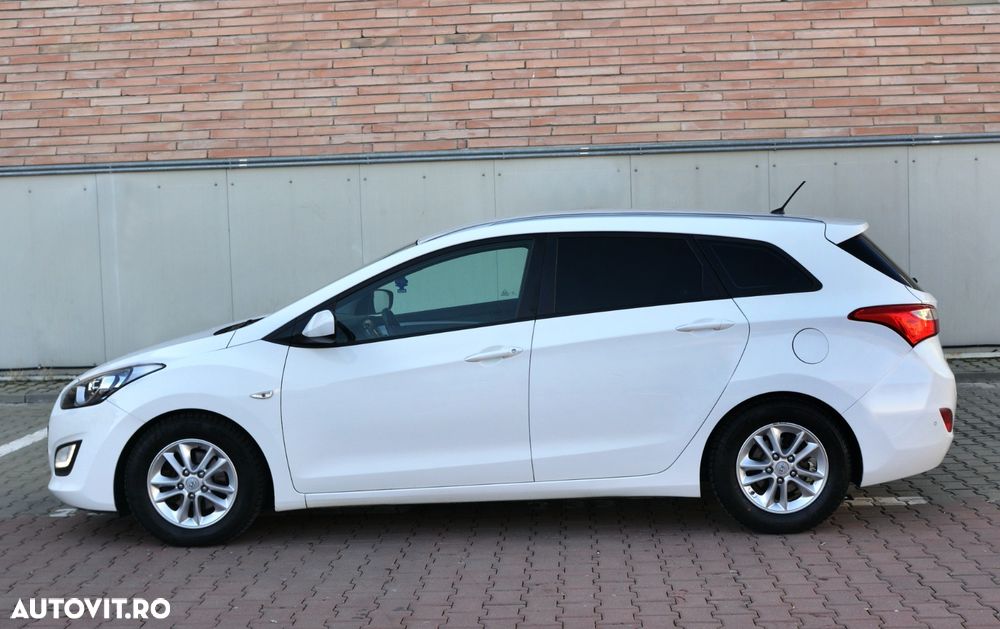 Hyundai i30 1.6 CRDI Intro Edition - 13