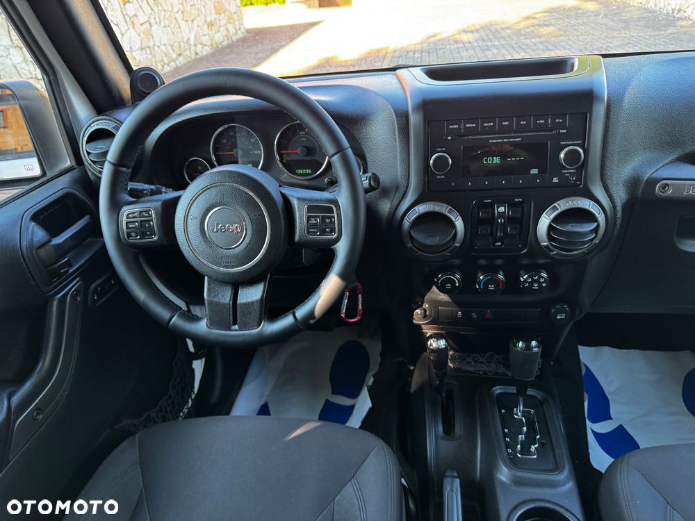 Jeep Wrangler 3.6 Unlim Sahara - 11