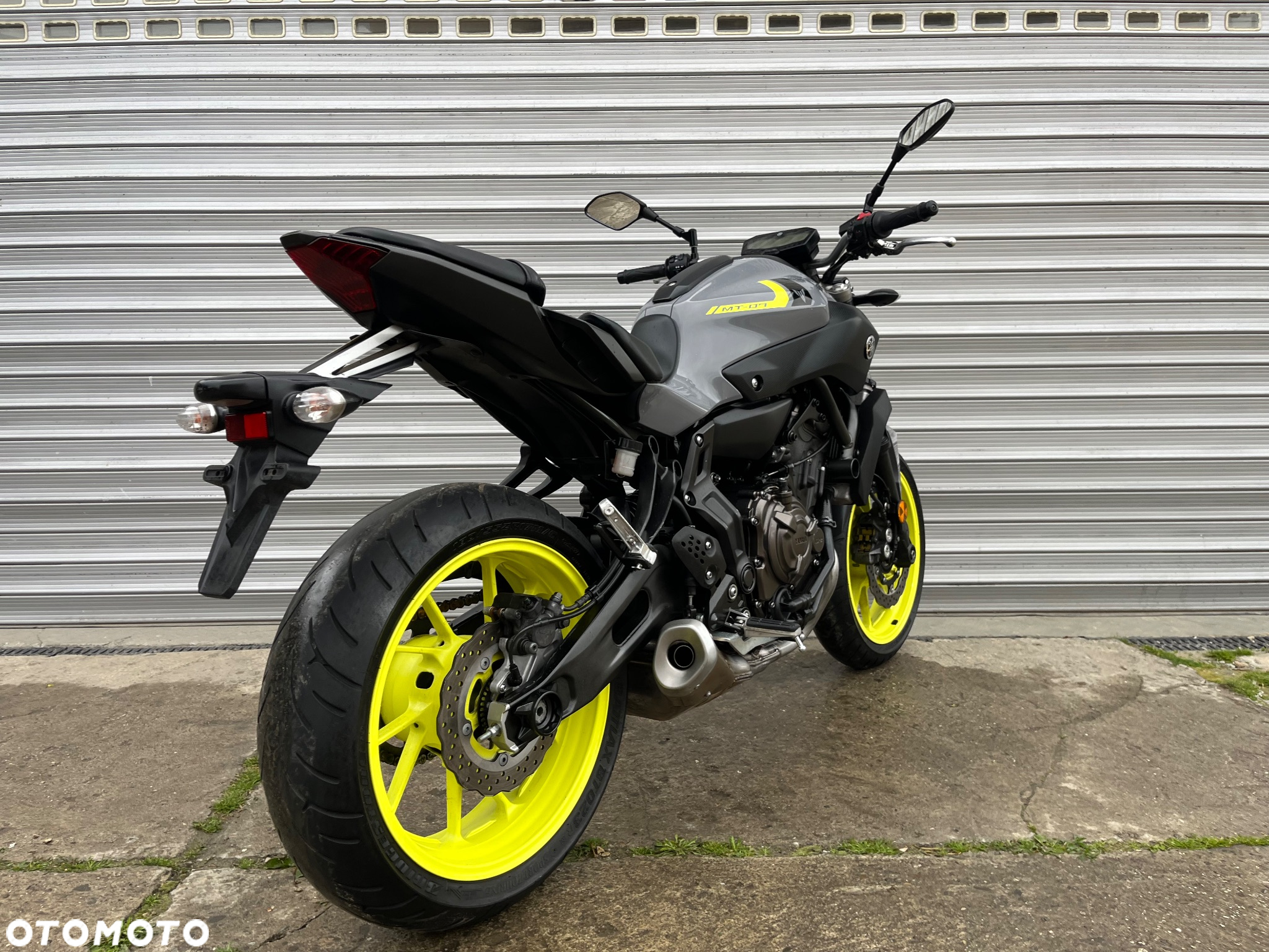 Yamaha MT - 28