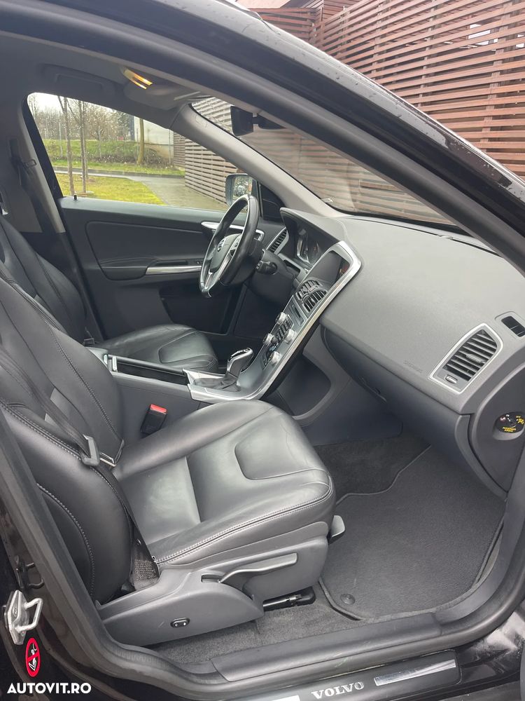 Volvo XC 60 D4 Geartronic Summum - 16