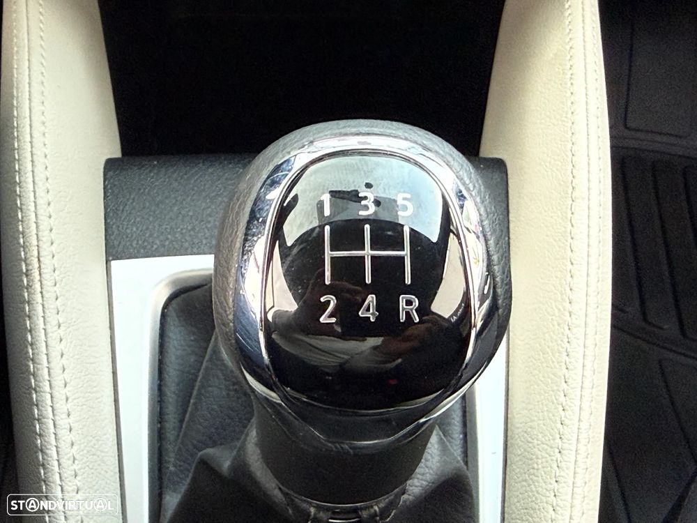 Nissan Micra 1.0 G Acenta - 35