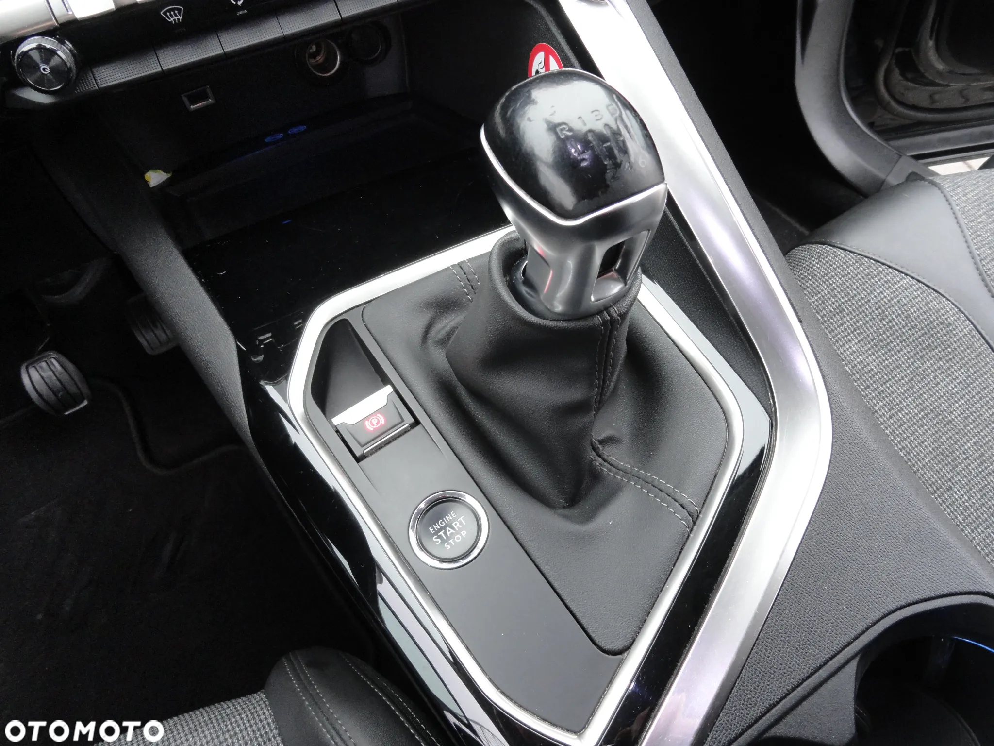 Peugeot 3008 1.5 BlueHDi Allure S&S - 15