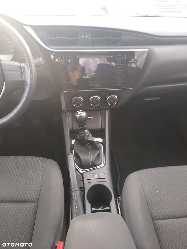 Toyota Corolla - 13