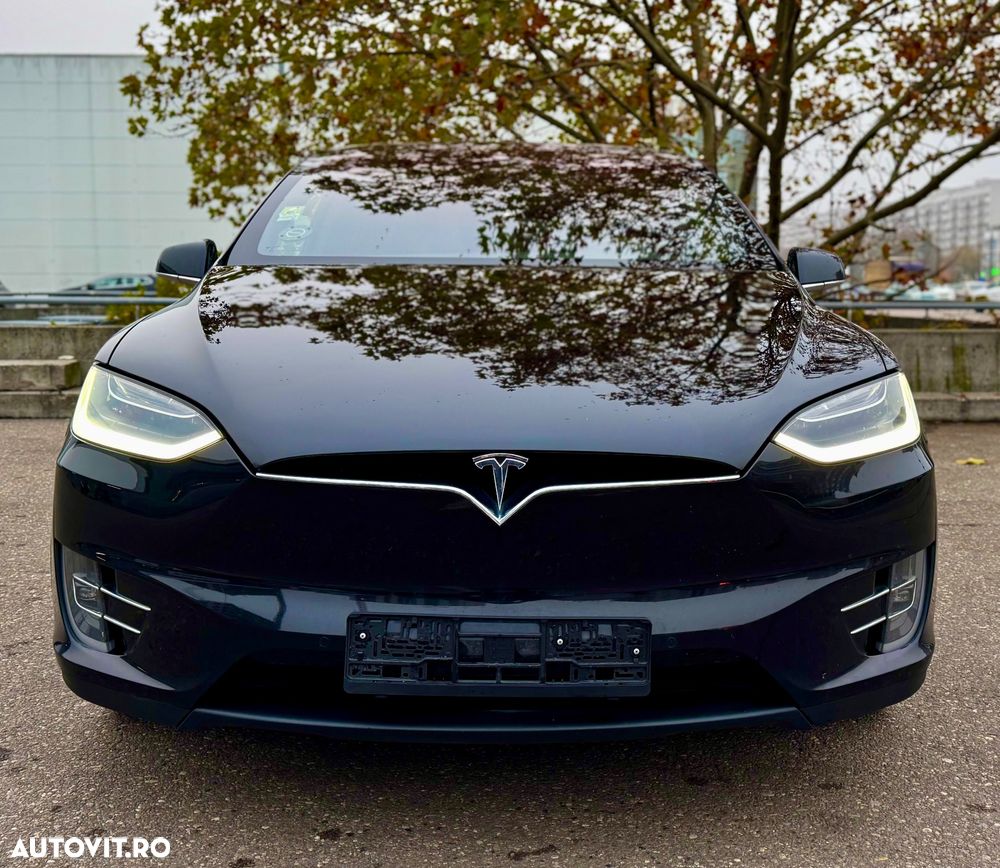 Tesla Model X - 2