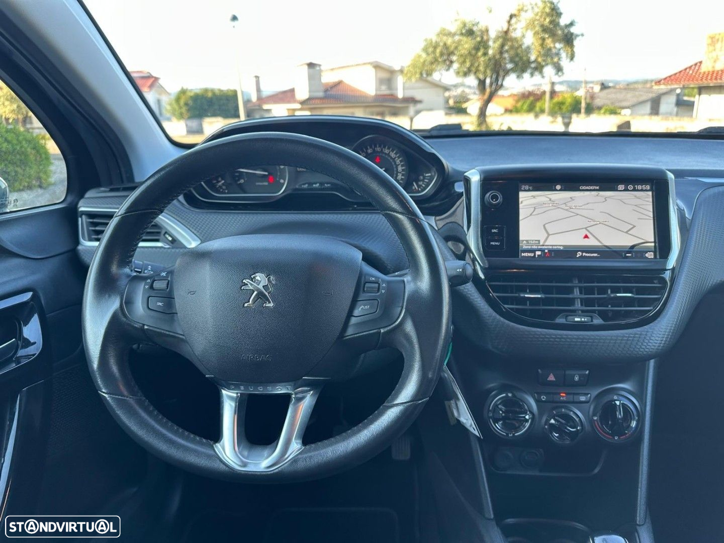 Peugeot 208 1.5 BlueHDi Signature - 18