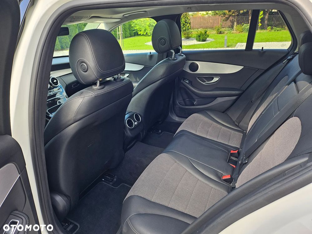Mercedes-Benz Klasa C 200 d T 9G-TRONIC AMG Line - 24