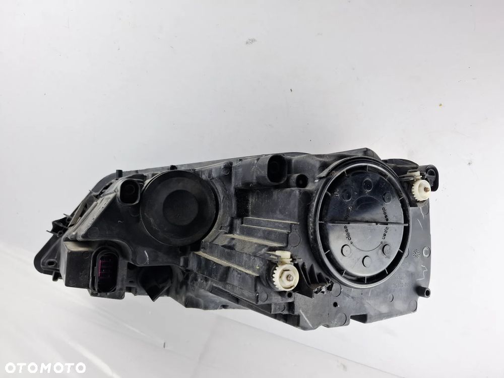 Lampa Przód Przednia Prawa Zwykła VW Jetta 2015r Lift USA - 14