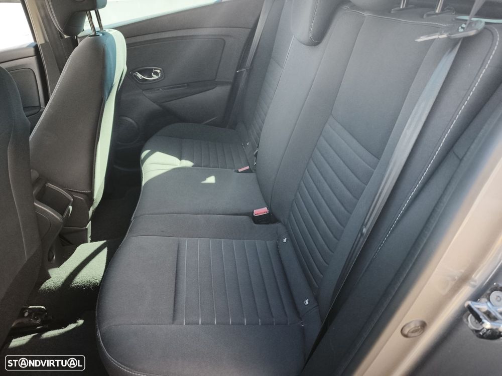 Renault Mégane Sport Tourer - 7