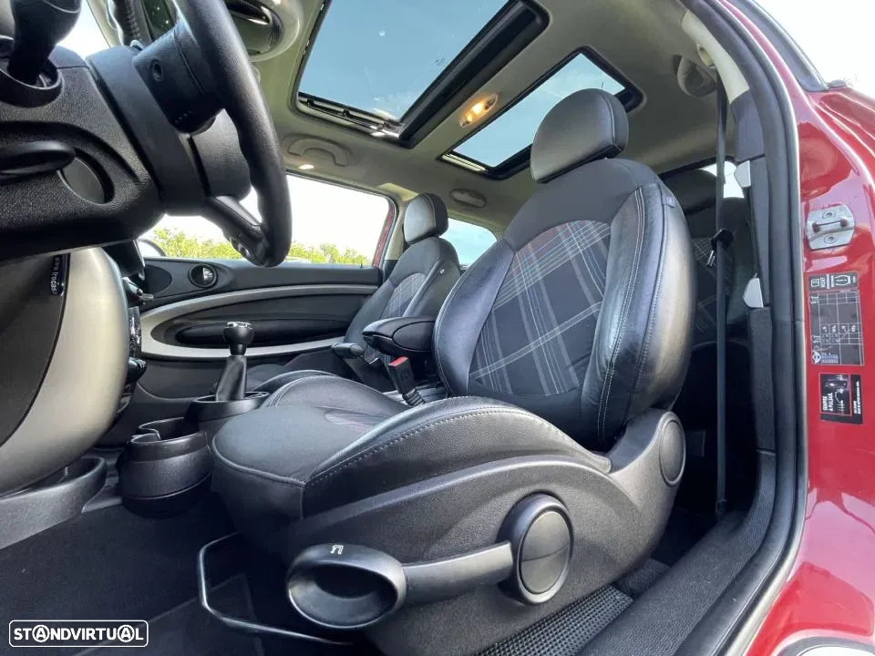 MINI Paceman Cooper D - 31
