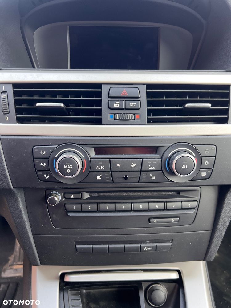 BMW Seria 3 318i - 11