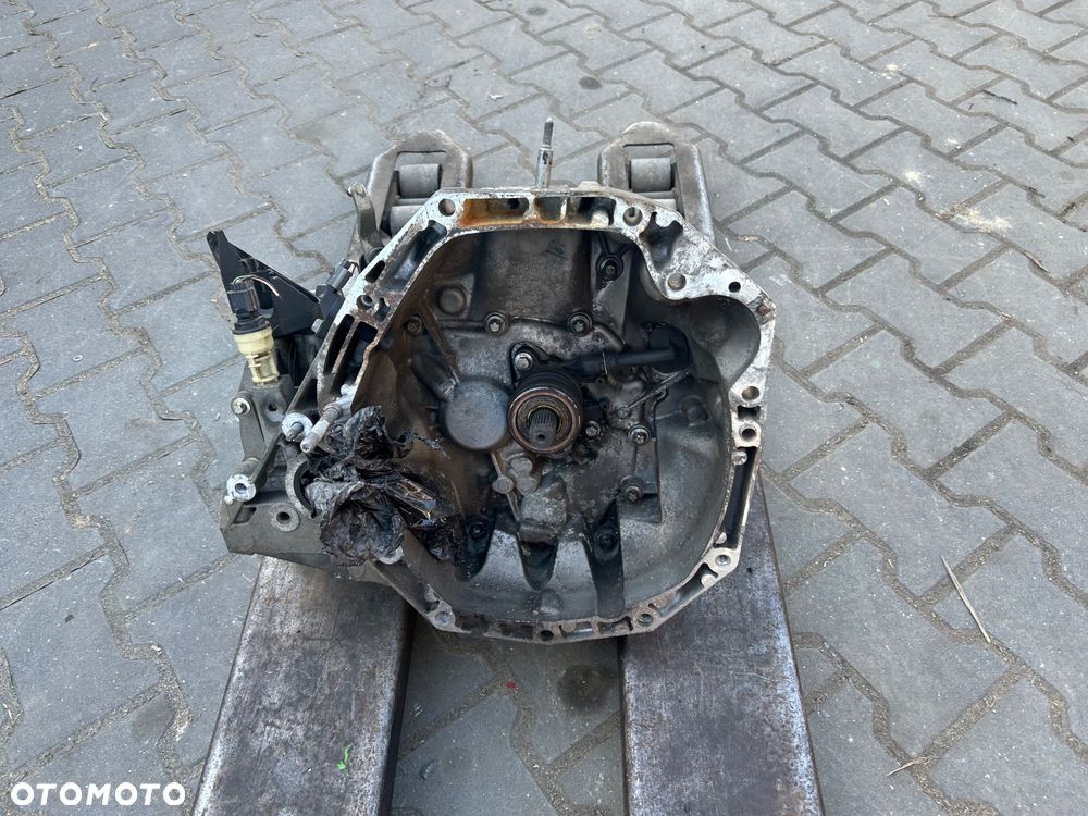 Skrzynia biegów J5147 Dacia Sandero Stepway II Renault 1.5 dci JR5 147 - 1