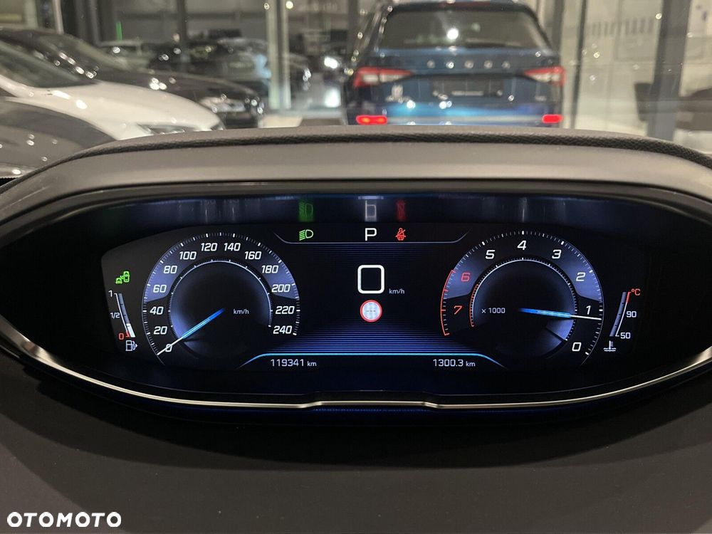 Peugeot 5008 1.6 PureTech Allure S&S EAT8 - 17