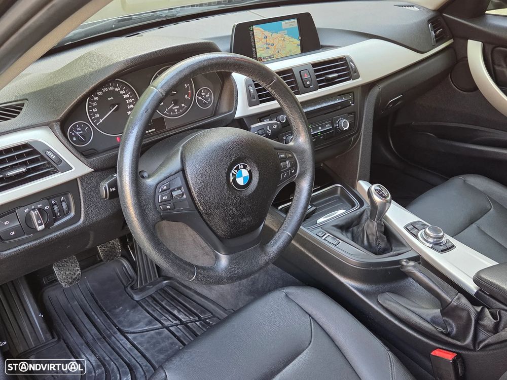 BMW 320 d EfficientDynamics Line Sport - 12