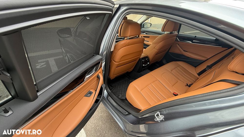 BMW Seria 5 530i AT - 11