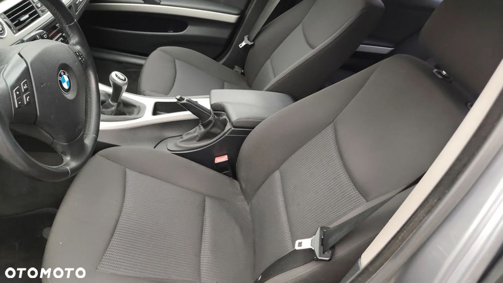 BMW Seria 3 318d DPF Edition Sport - 6