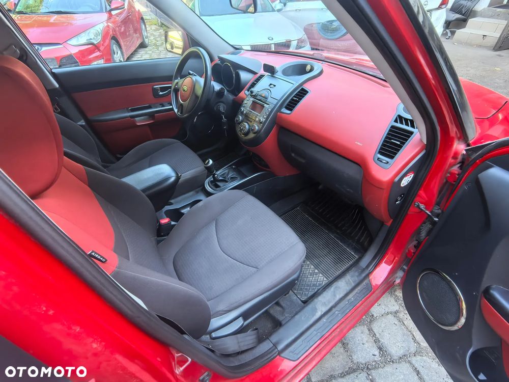 Kia Soul 1.6 L - 24