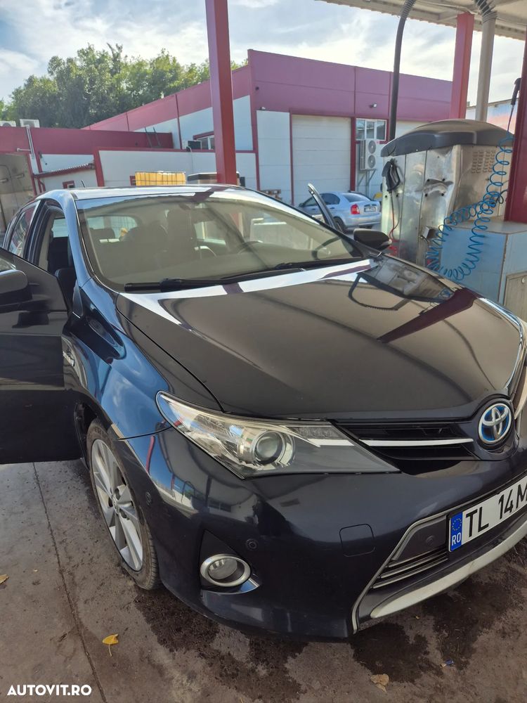 Toyota Auris - 1